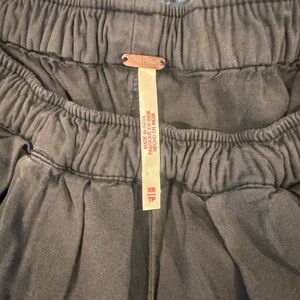 Free People Dark Gray Joggers Size Xs will fit up to medium
